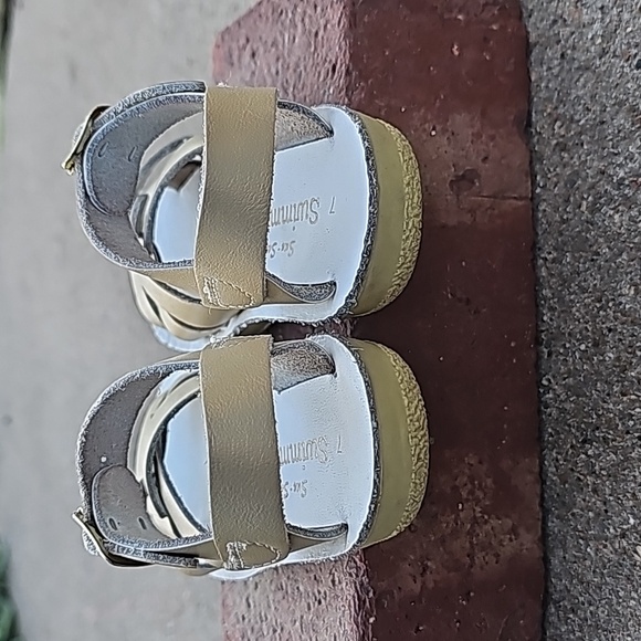 Salt Water Sandals Sun Sand Swimmers Gold Leather - Picture 8 of 11